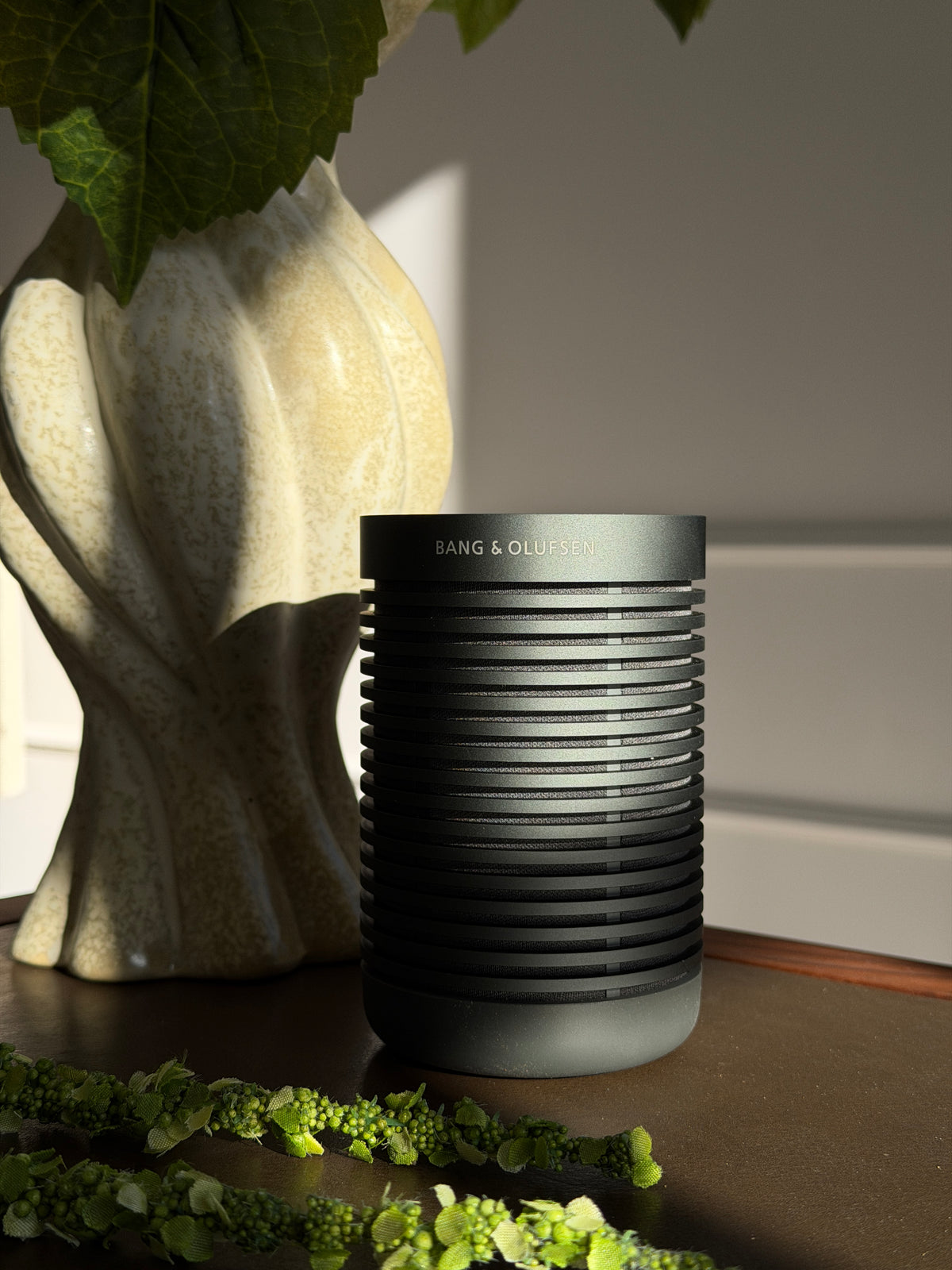 BeoSound Explore Black Anthracite