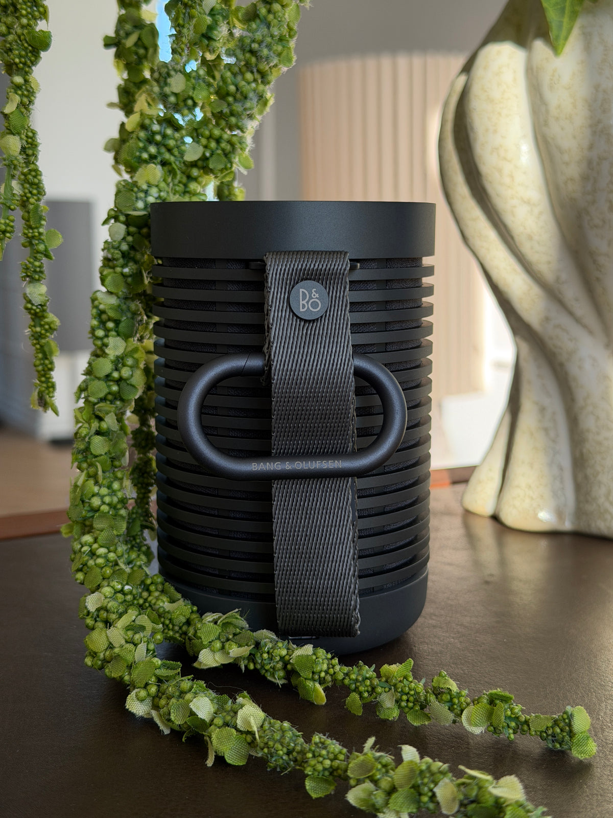 BeoSound Explore Black Anthracite